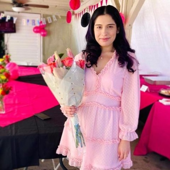 Meet your Posher, Sofia - Picture 1 of 1